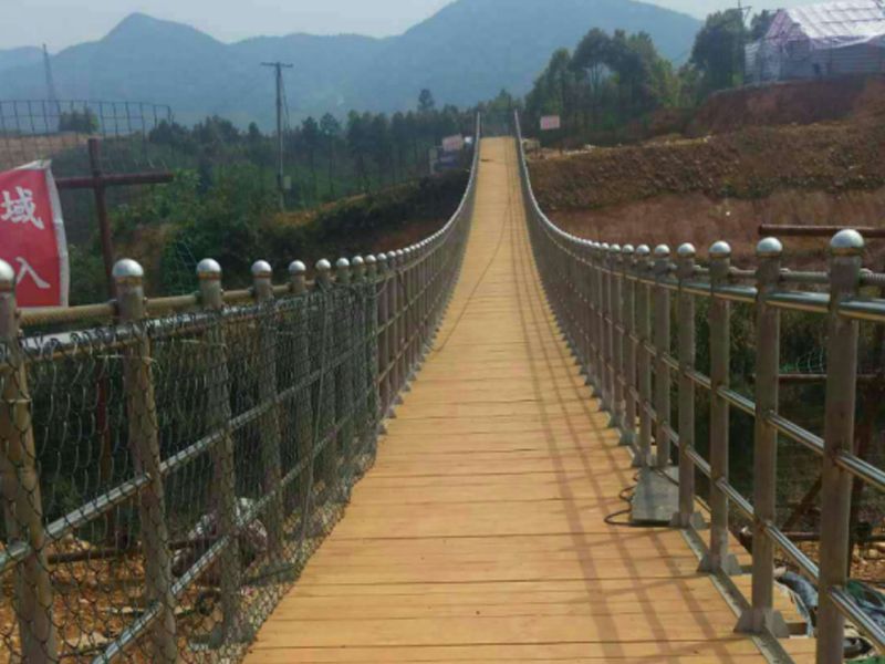 防腐木吊桥